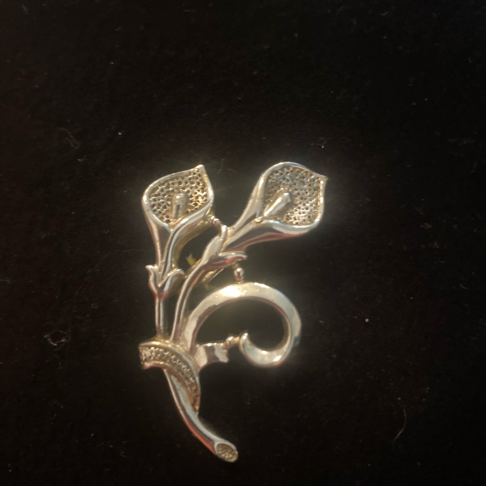 Sweet Vintage Silver Calla Lily Brooch